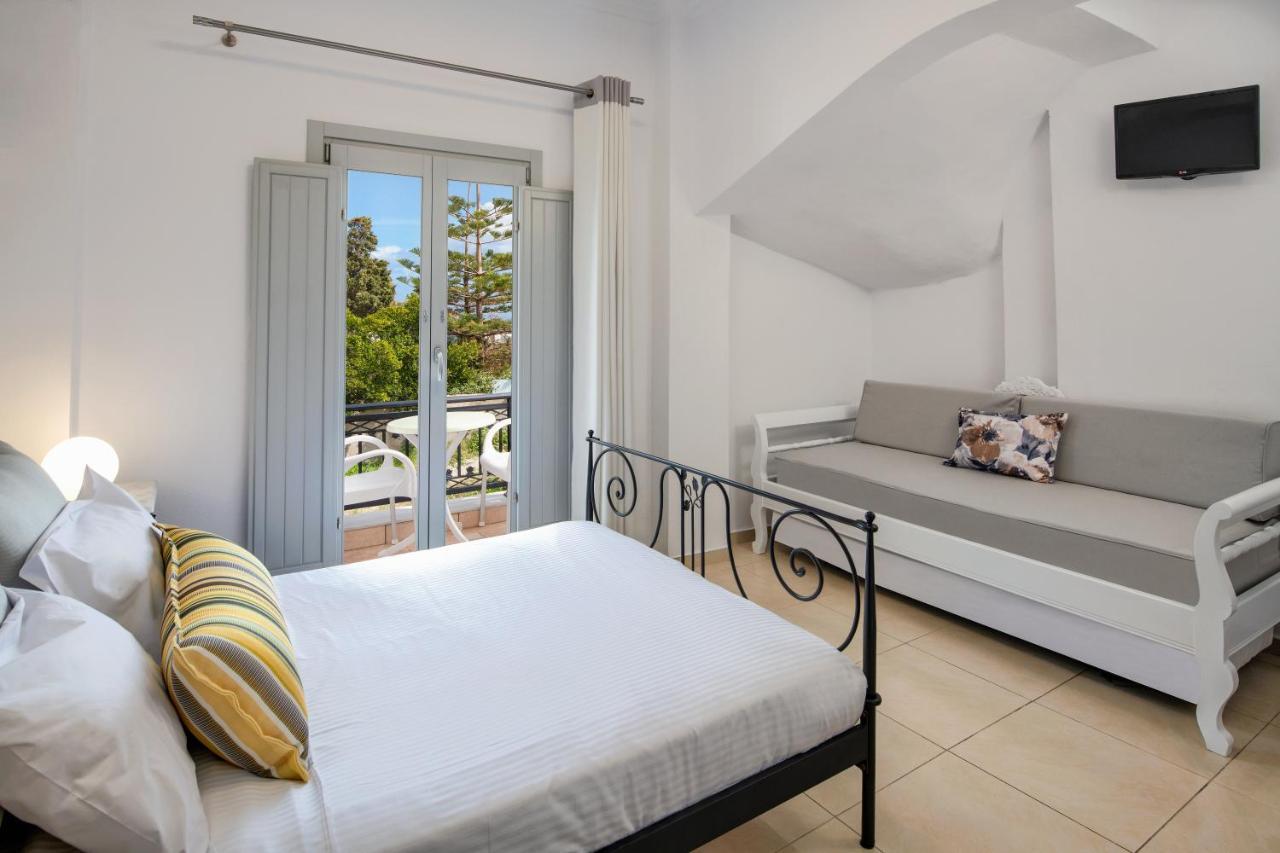 Soula Hotel Firá